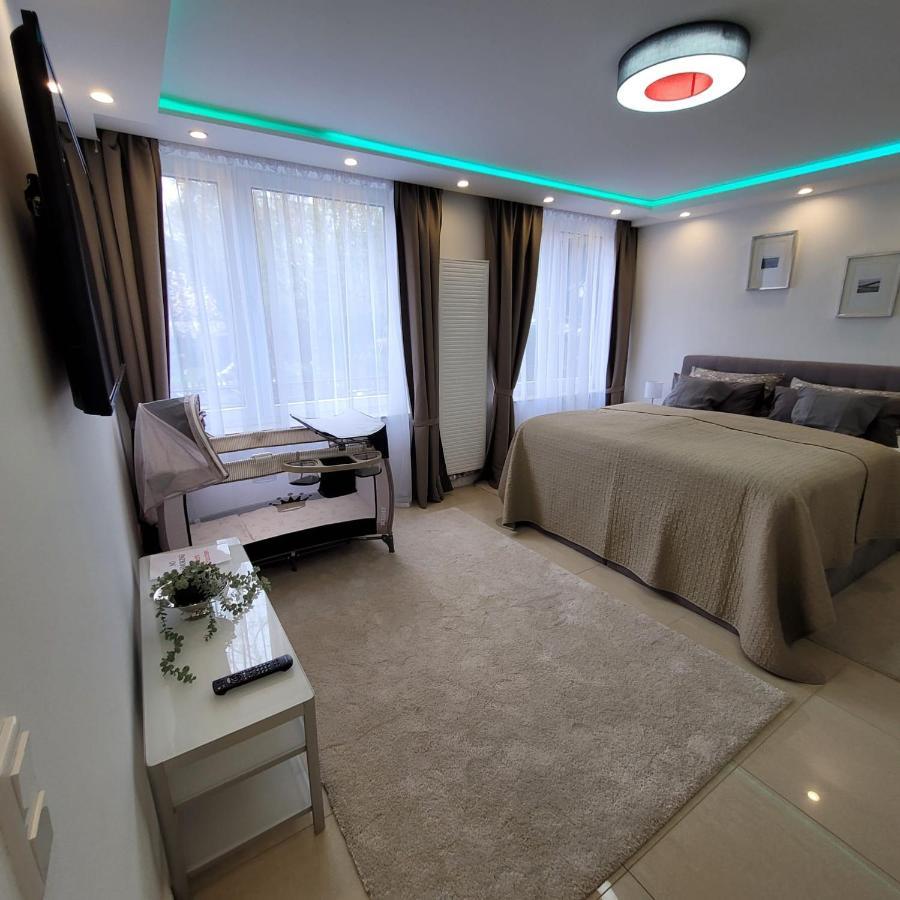 3 Zimmer Wohnung - Keine Party Wohnung ! 6 Personen Düsseldorf Eksteriør billede